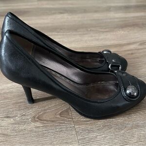 Coach black leather pre owned heels size 8